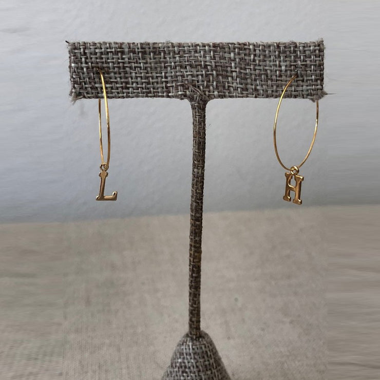 Maxi Initial Wire Hoop